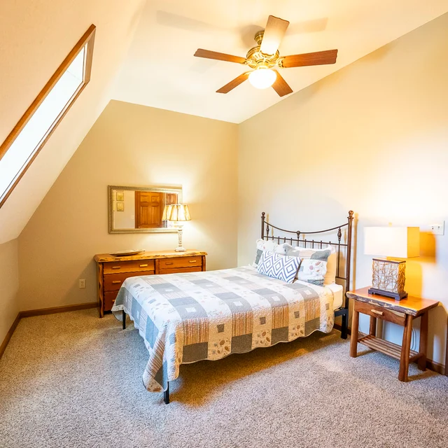 Bedroom 1 image 1
