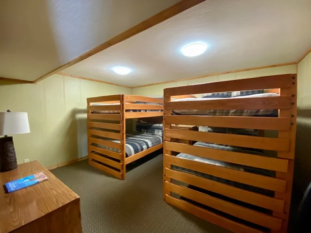 Bedroom 4 image 1