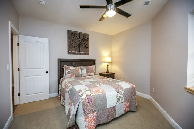 Bedroom 3 image 1