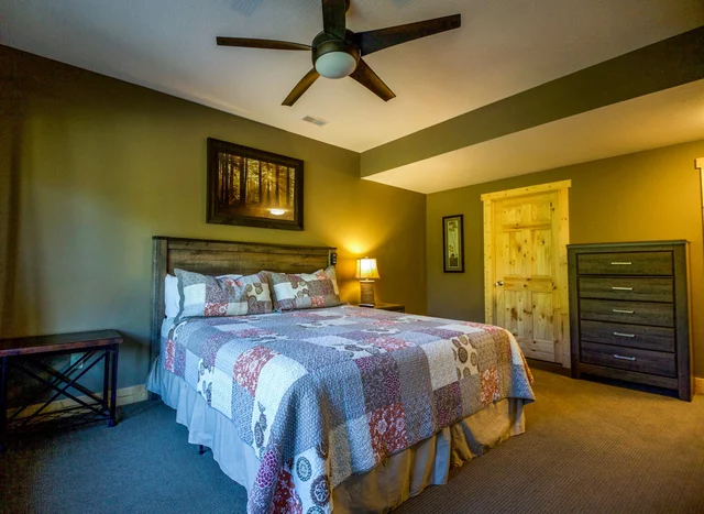 Bedroom 1 image 1