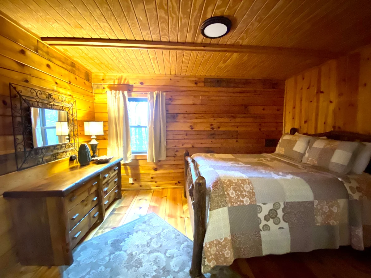 Bedroom 3 image 1