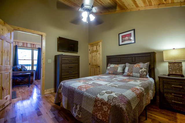 Bedroom 1 image 1