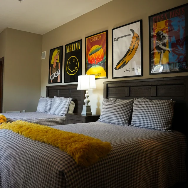 Bedroom 2 image 1