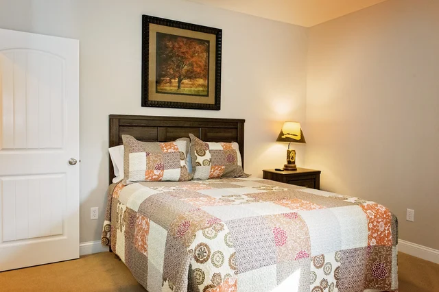 Bedroom 4 image 1
