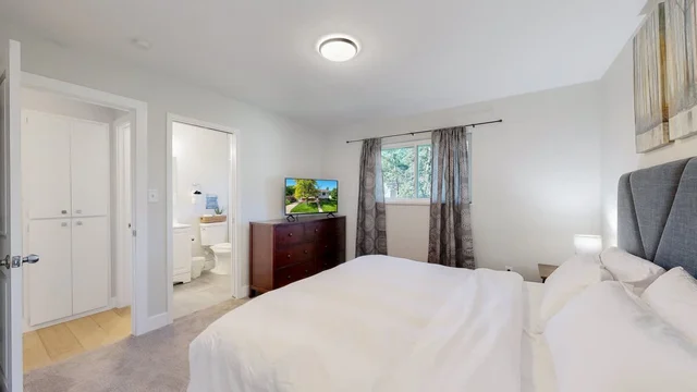 Bedroom 2 image 1