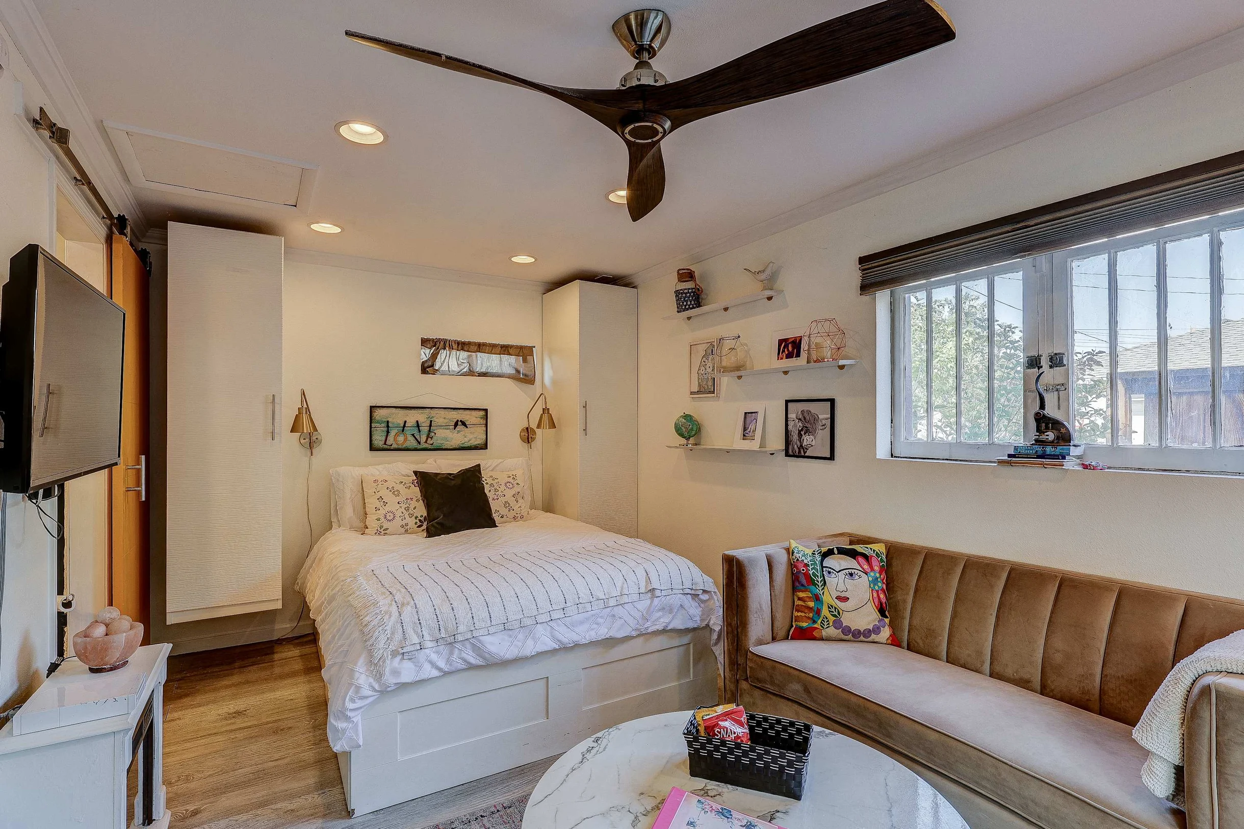 Apartment in Denver property photo 3