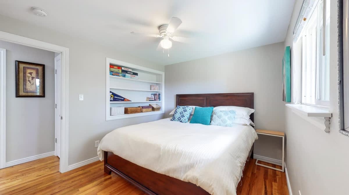 Bedroom 1 image 1