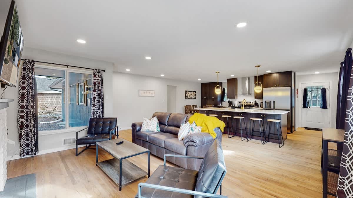Home in Denver property photo 2
