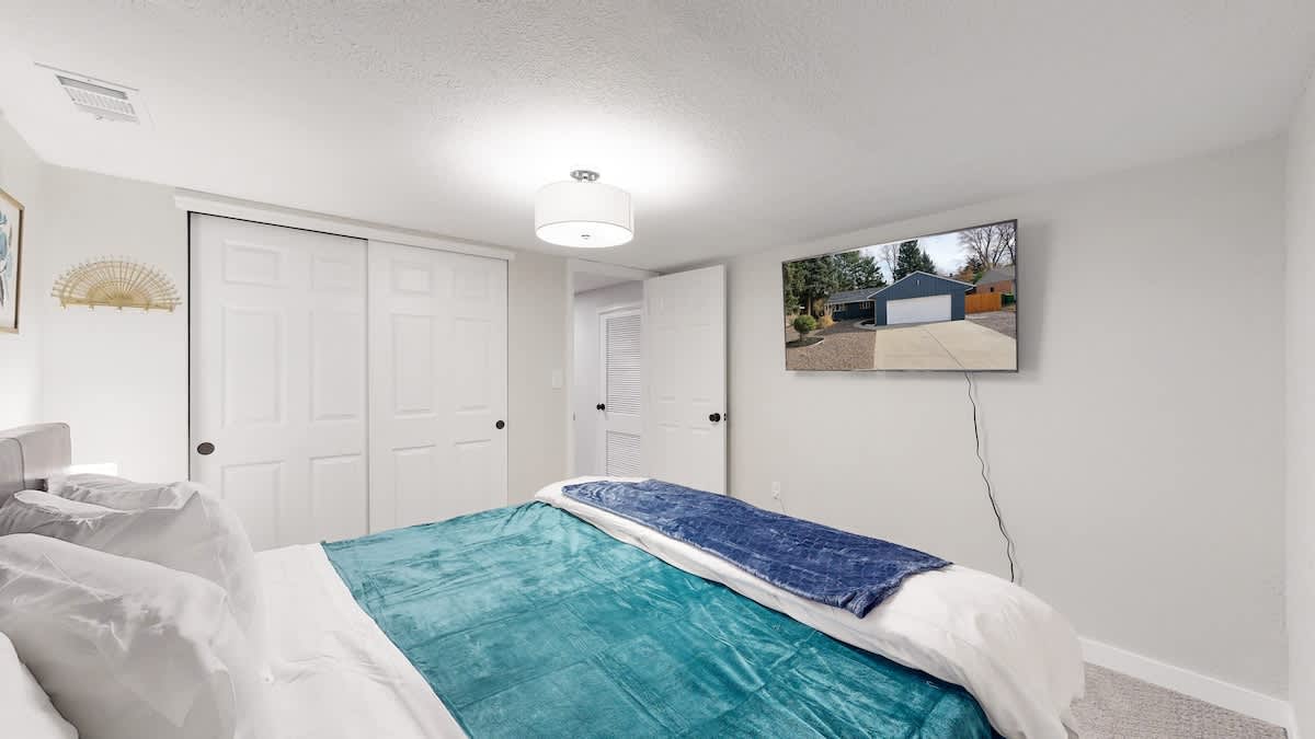 Bedroom 1 image 1