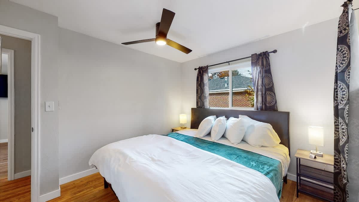 Bedroom 5 image 1