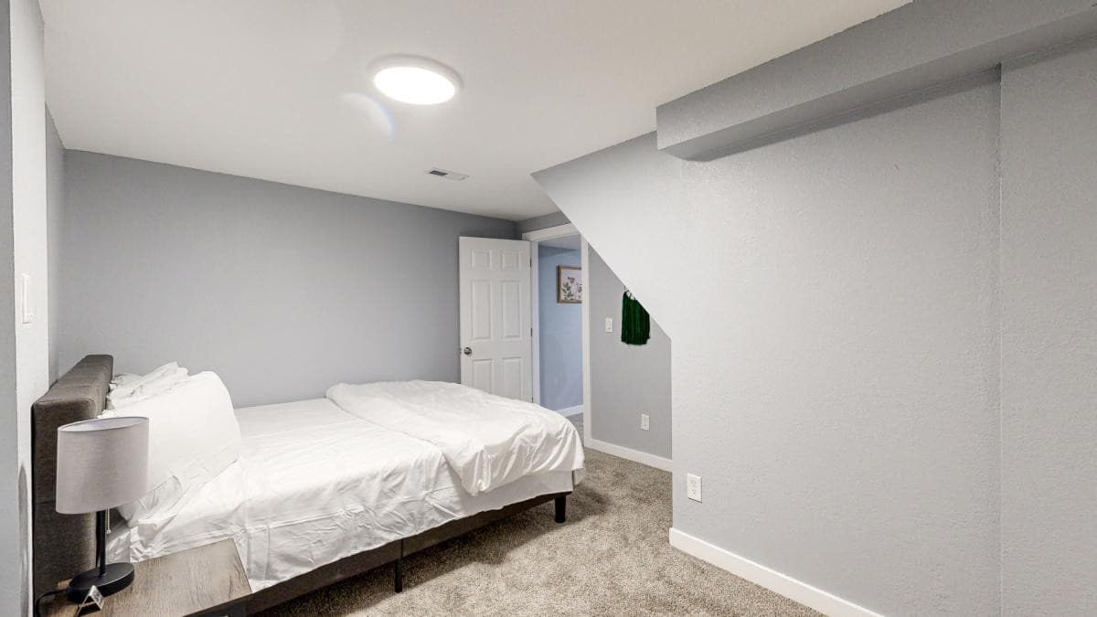 Bedroom 1 image 1