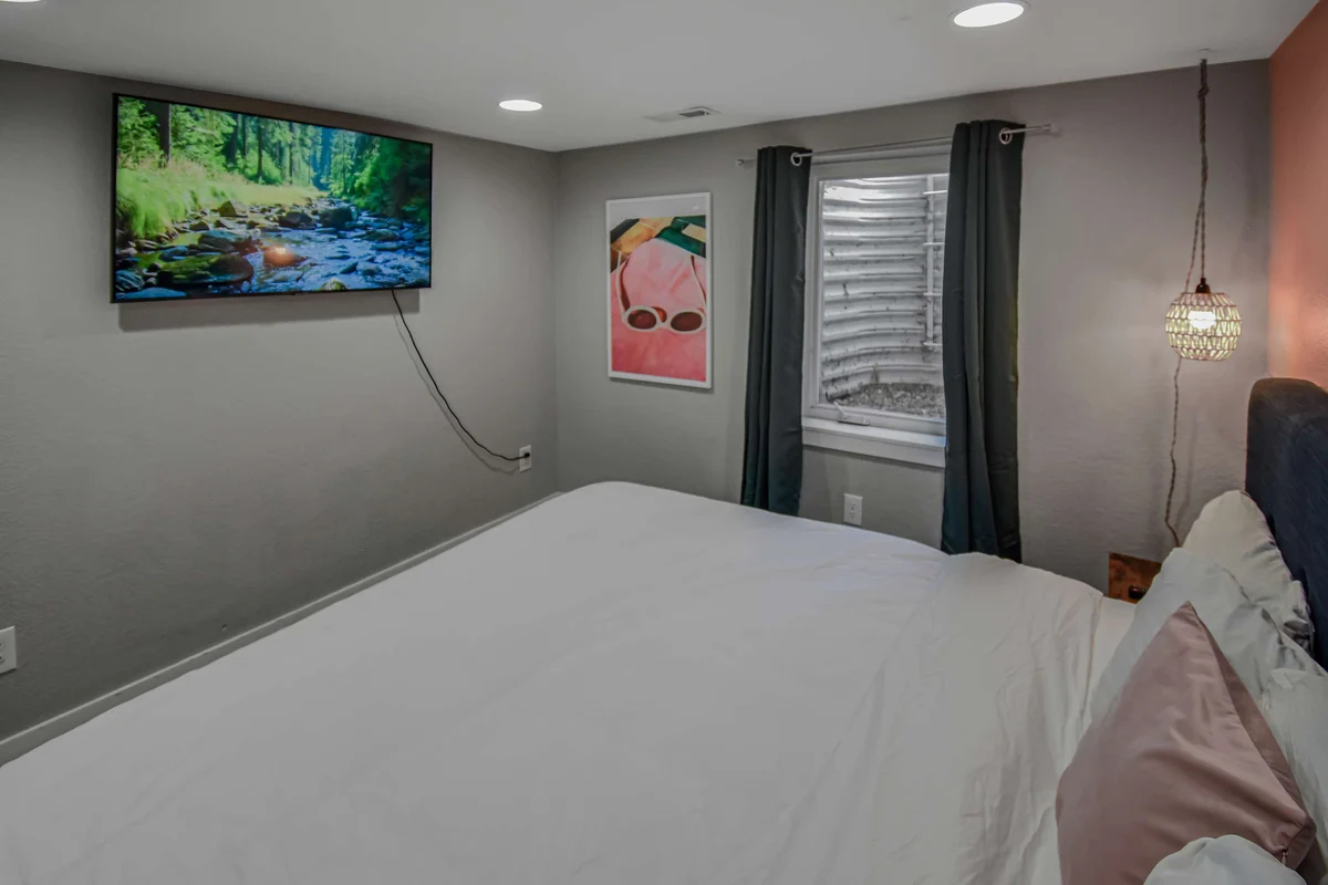 Bedroom 3 image 1