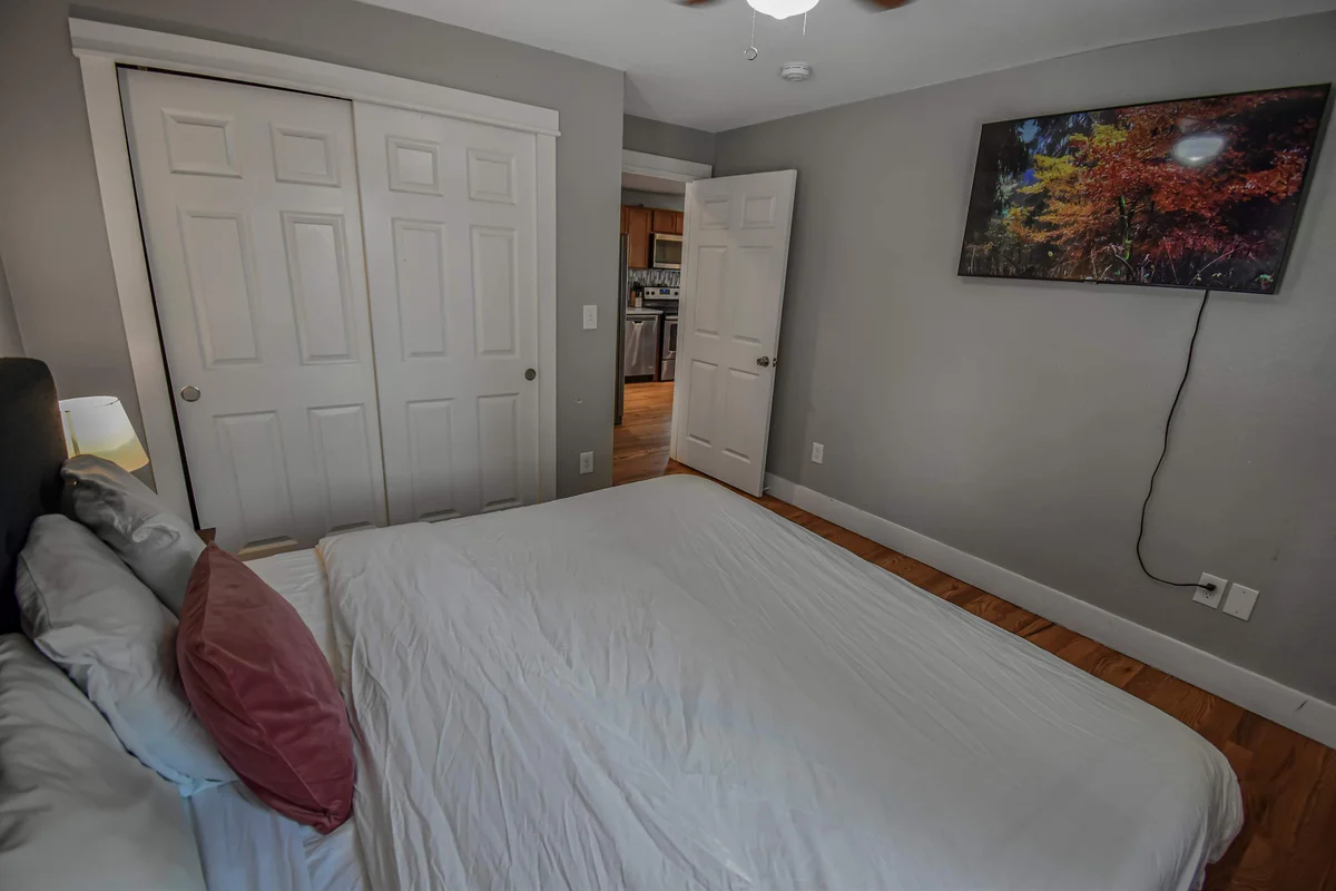 Bedroom 1 image 1
