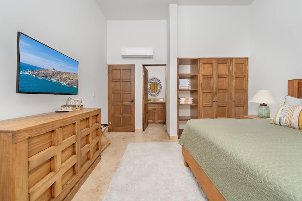 Bedroom 1 image 1