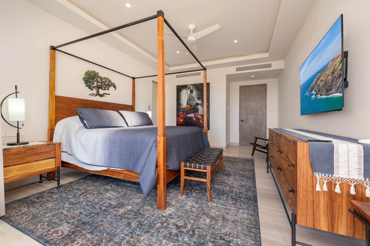Bedroom 1 image 1