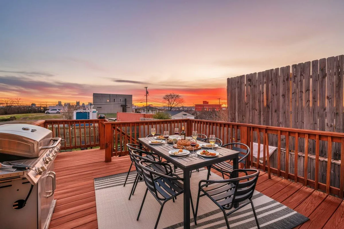 Home in Nashville property photo 2