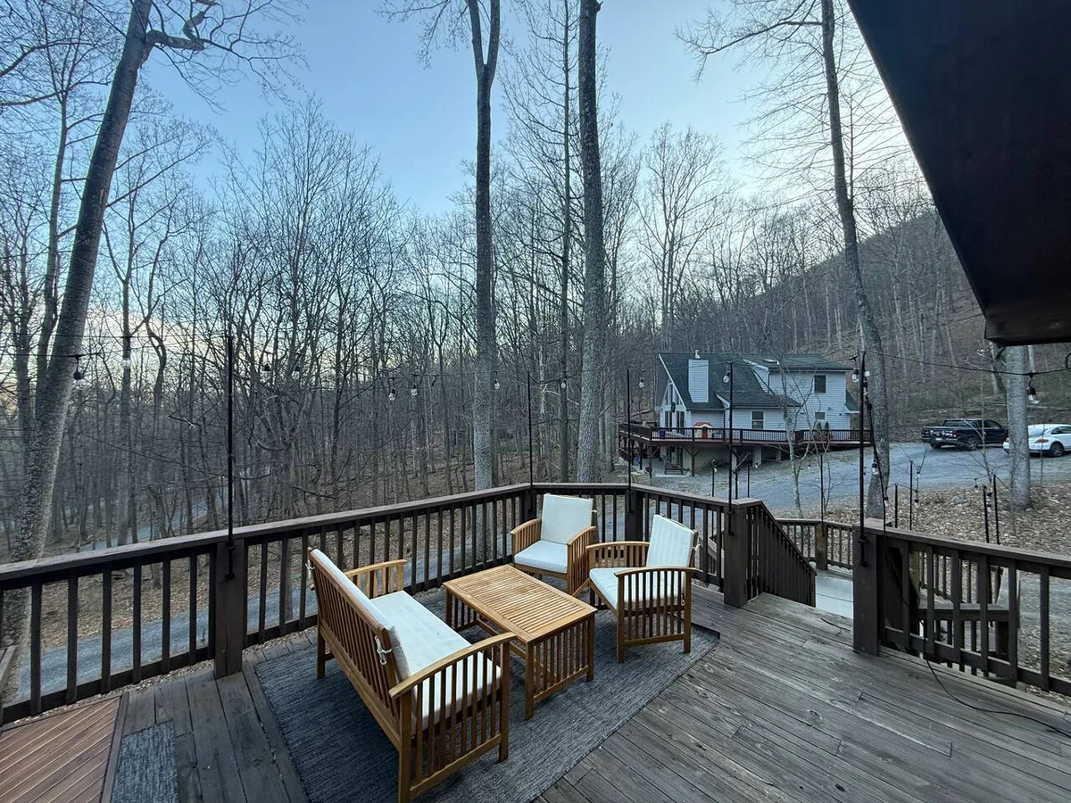 Home in Berkeley Springs property photo 4