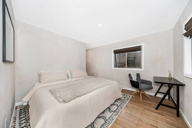 Bedroom 1 image 1