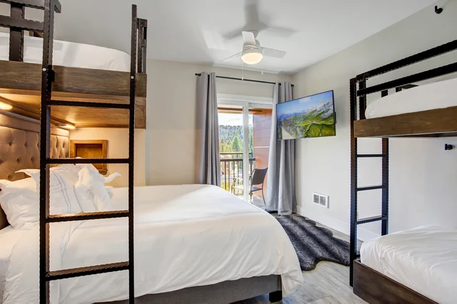 Bedroom 3 image 1