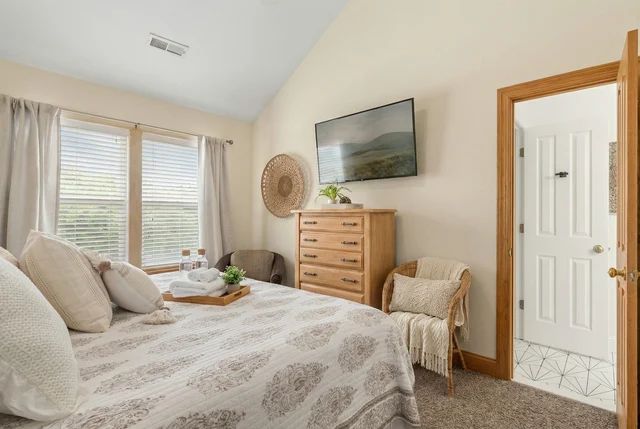 Bedroom 1 image 1