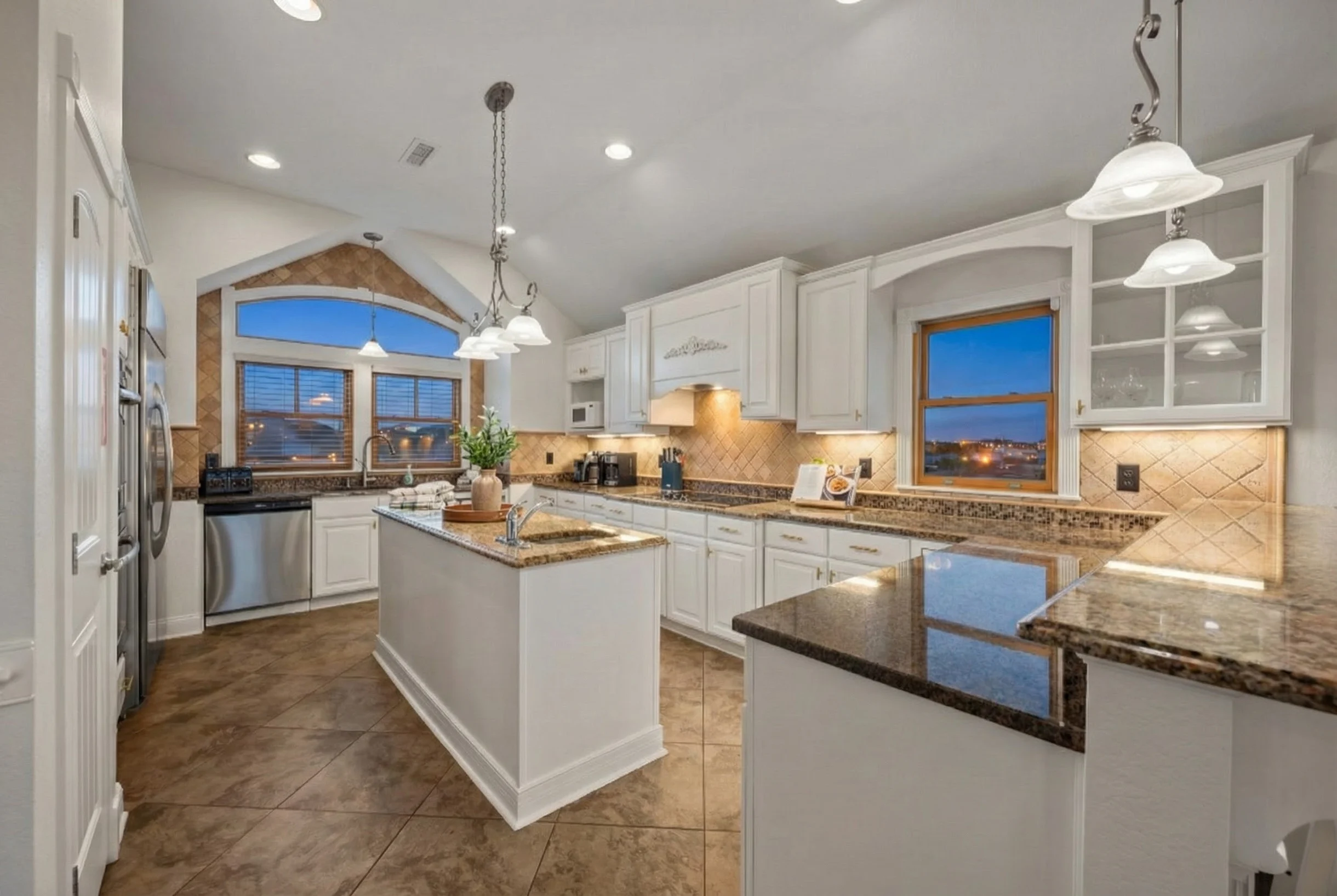 Home in NAGS HEAD property photo 4