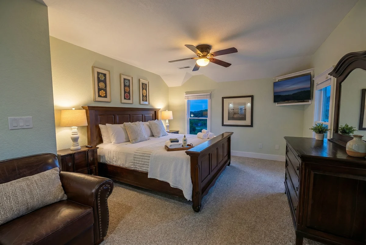 Bedroom 1 image 1