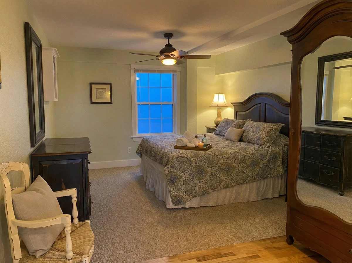 Bedroom 11 image 1
