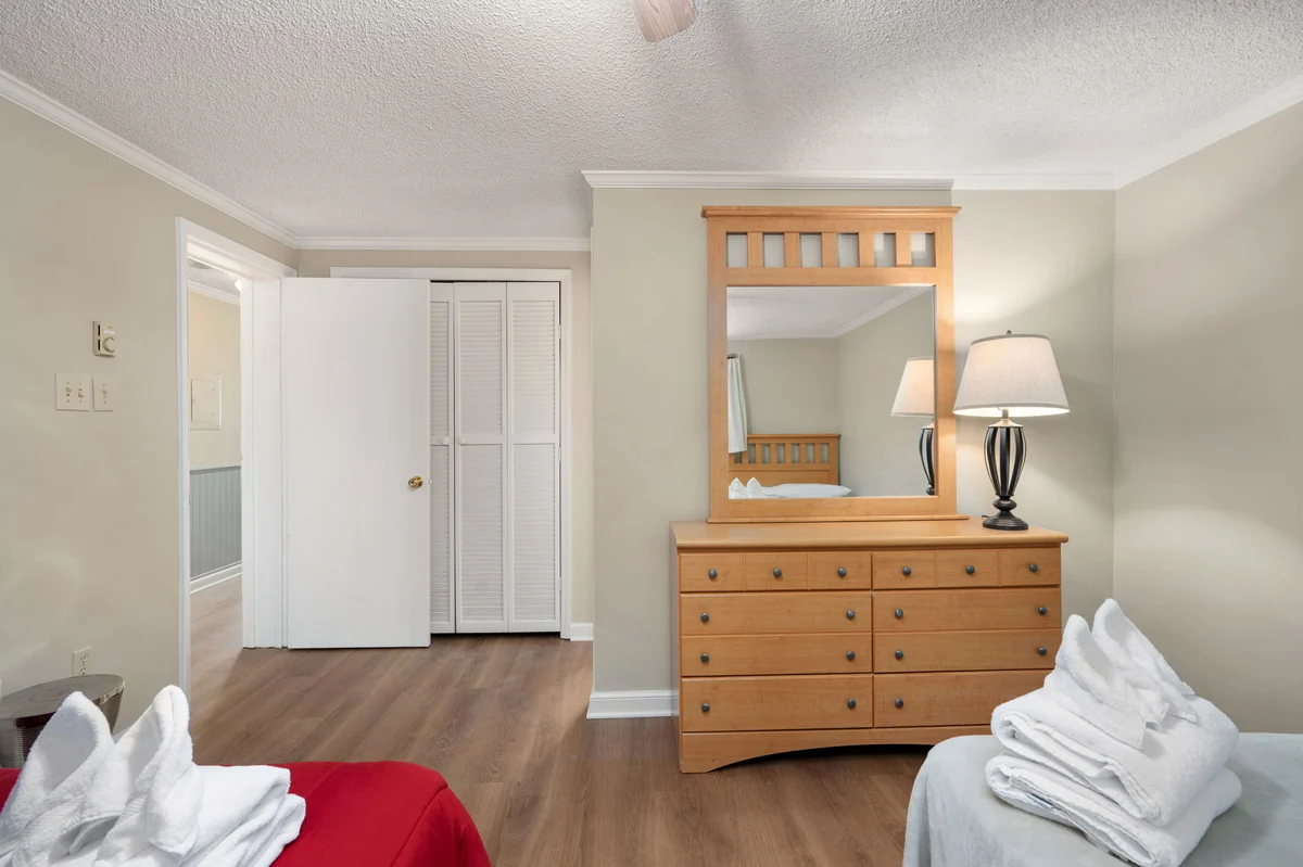 Bedroom 3 image 1