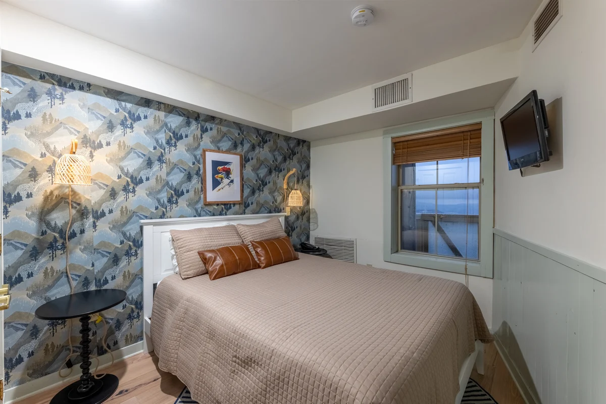 Bedroom 1 image 1