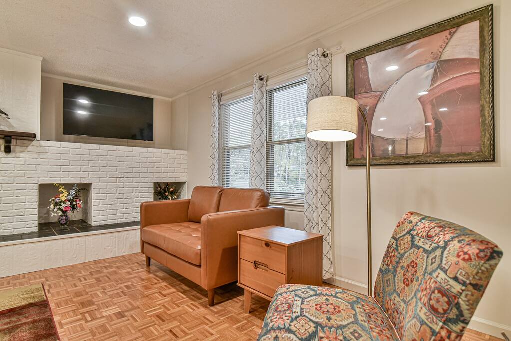 Asheville Haven: Serene Retreat with Hot Tub property photo 3