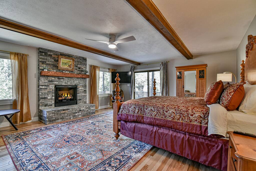 N. Asheville Retreat: Hot Tub, Fire Pit property photo 2