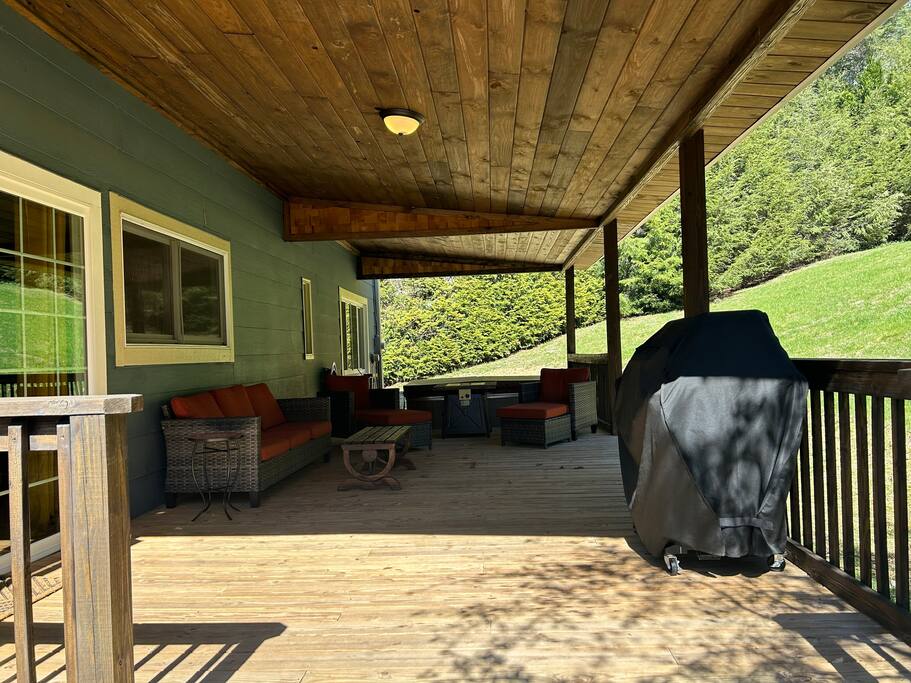 N. Asheville Retreat: Hot Tub, Fire Pit property photo 3