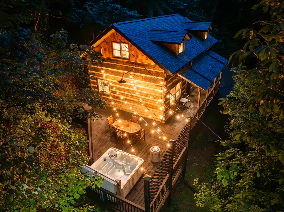 Auberge Asheville-Curated luxury mountain retreat property photo 2