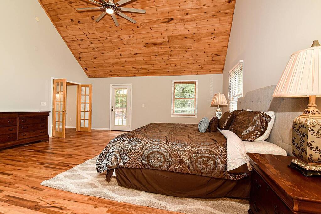 Blk Mtn home, King beds, fire pit, 15 mi to DT AVL property photo 2