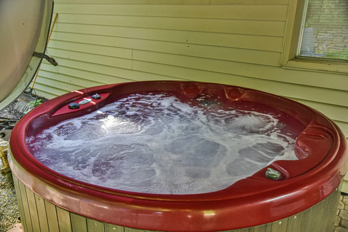 Pinners Cove: Hot Tub, Fire Pit, Prime Location property photo 3