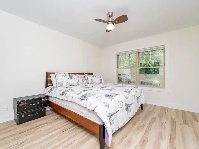 Bedroom 1 image 1