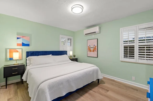 Bedroom 5 image 1