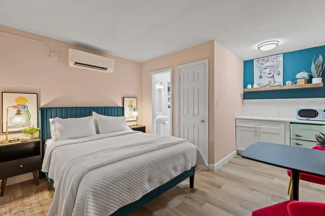 Bedroom 6 image 1