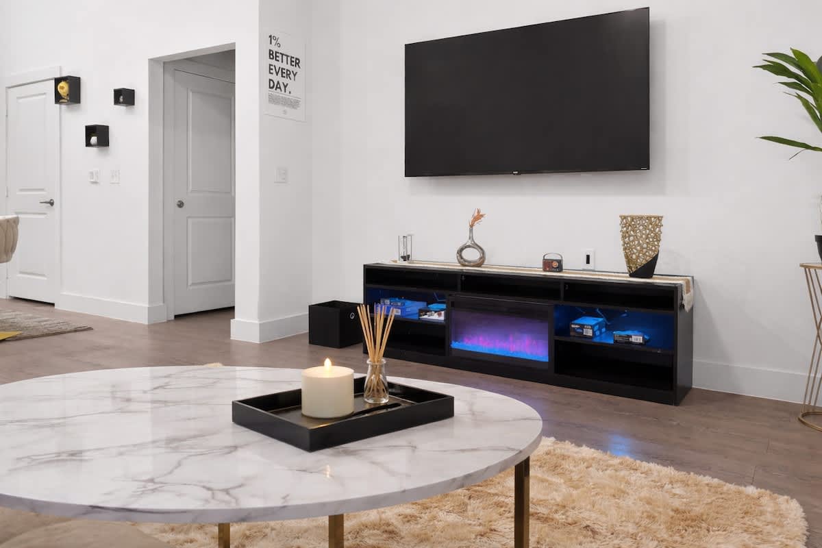 Living Room image 1