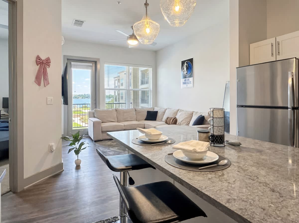 Apartment in Irving property photo 2