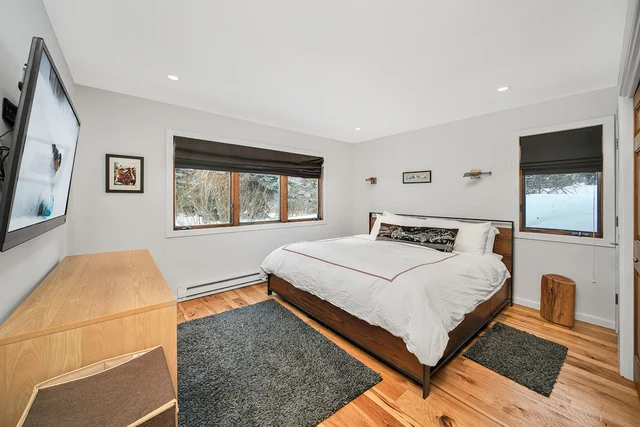 Bedroom 1 image 1