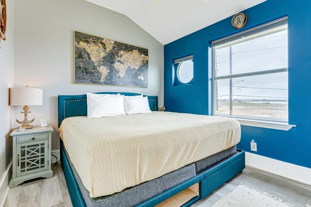 Bedroom 1 image 1