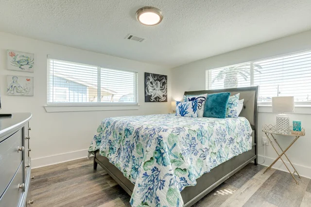 Bedroom 1 image 1