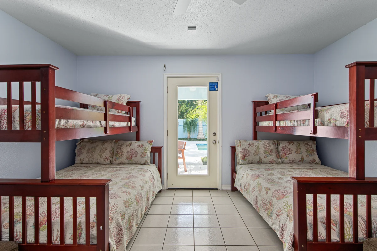 Bedroom 1 image 1