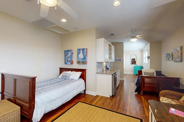 Bedroom 3 image 1