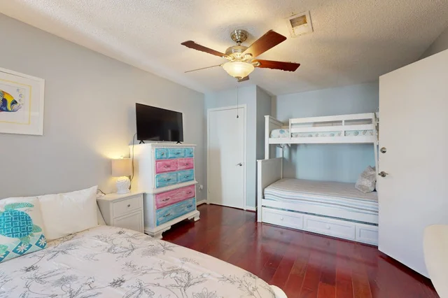 Bedroom 1 image 1