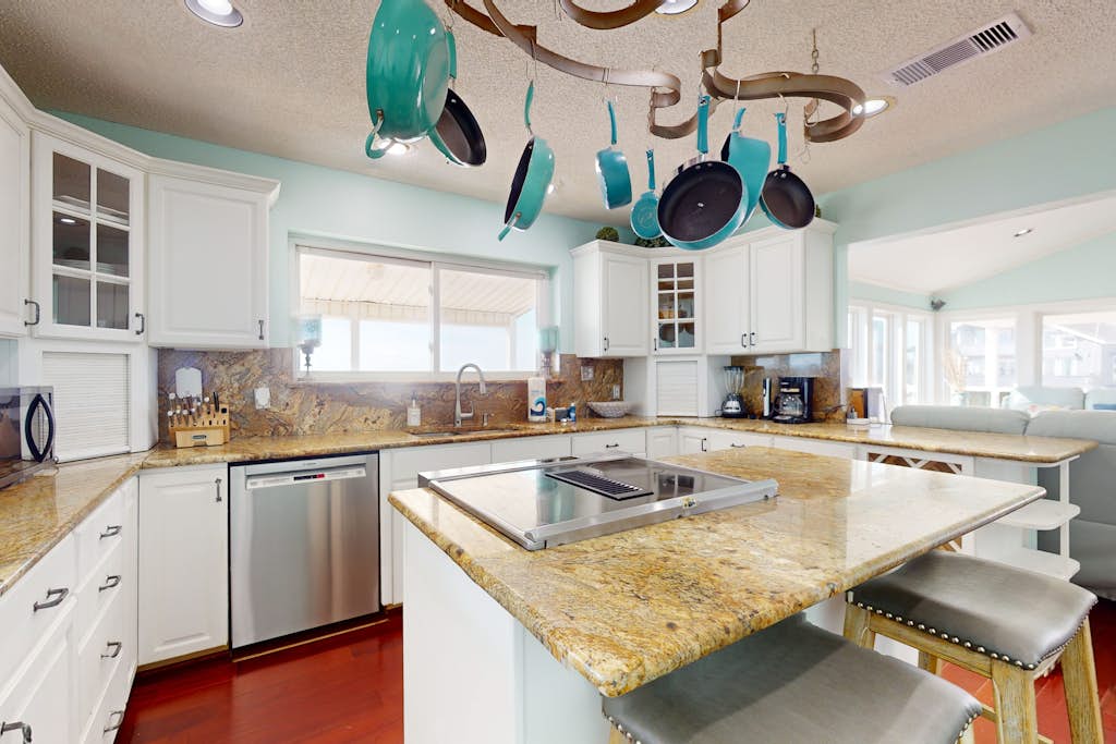 Home in Galveston property photo 4