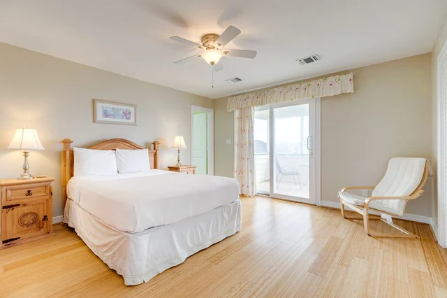 Bedroom 1 image 1