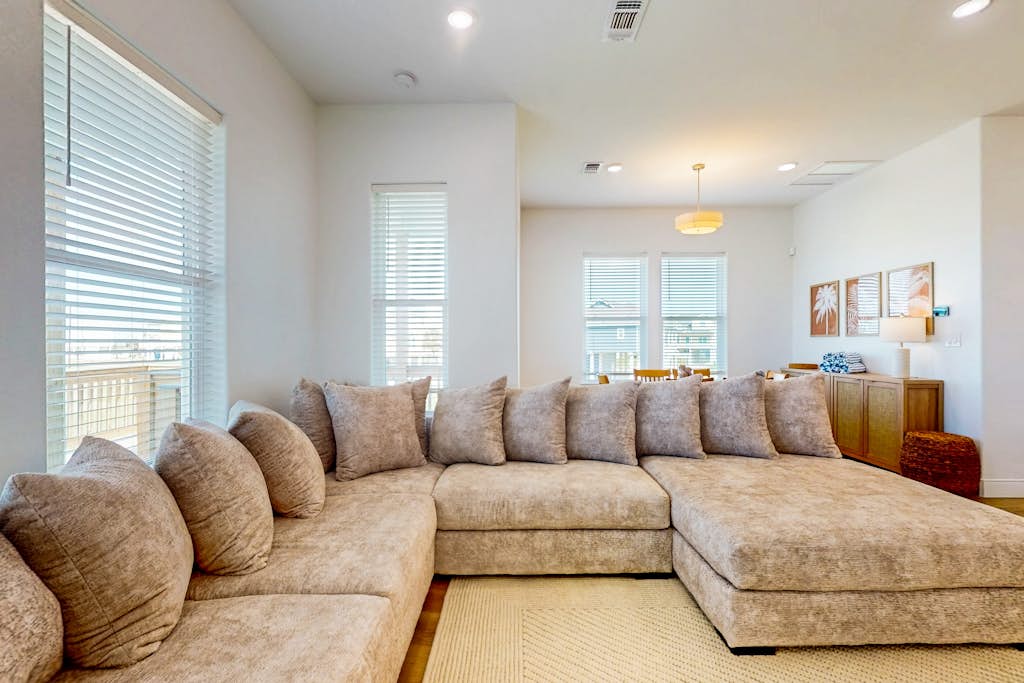 The Green Palm - Bay-View Patio & Shared Pool property photo 4