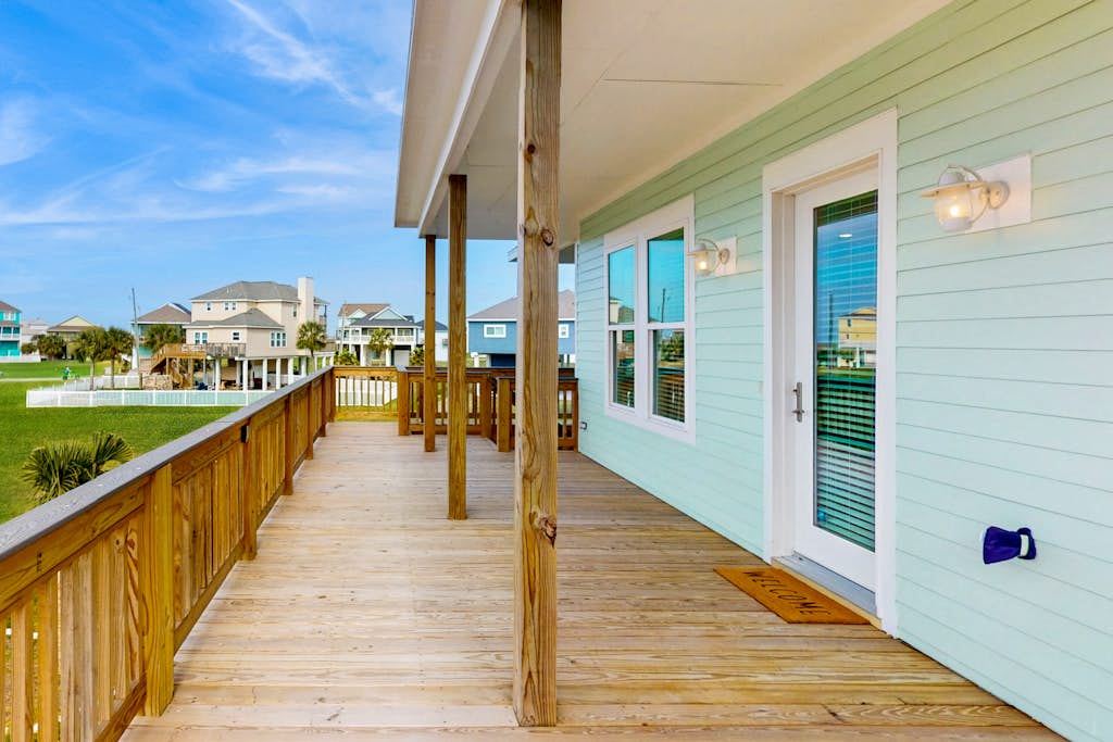The Green Palm - Bay-View Patio & Shared Pool property photo 2